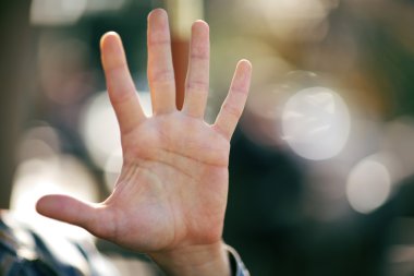 açık havada açık insan eli yakın çekim.