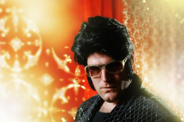 Elvis presley taklit eden