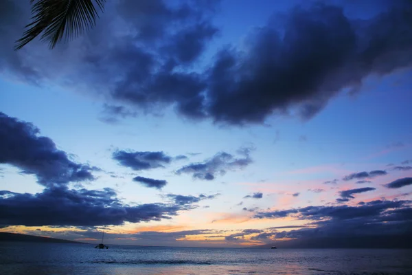 Pôr do sol sobre o oceano — Fotografia de Stock