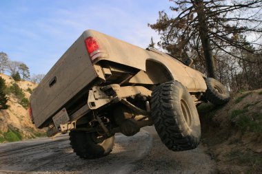 bir tepe üzerinde offroading