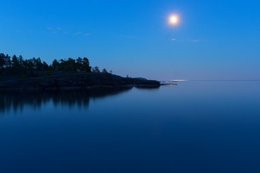 ladoga Gölü, beyaz gecelik. Karelya