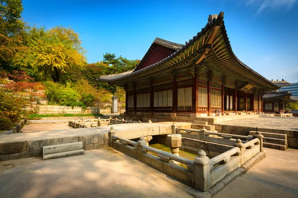 Park van changgyeonggung paleis, Seoel, Zuid-korea — Stockfoto