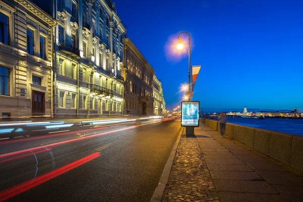 st. Petersburg'da gece setin