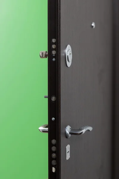 Daire giriş kapısı