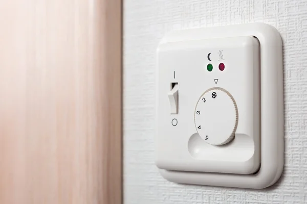 Klima kumanda üzerindeki duvar