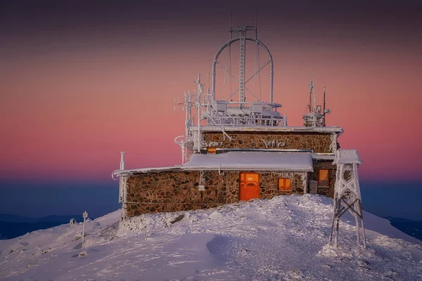 Захід сонця в Каспрові Верчі, обсерваторія, стара історична будівля — стокове фото