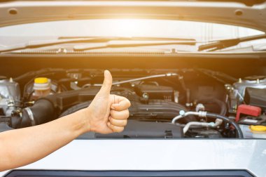 Otomatik mekanik veya sürücü direksiyon ve vites sistemini kontrol eder ve servis istasyonunda sürmeden önce sistemi başlatır, sürmeden önce değiştirir ve onarır