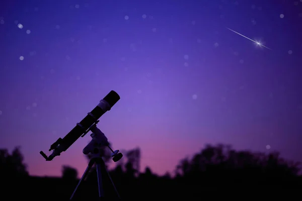 Silhouette Telescope Countryside Starry Skies — Stock Photo, Image