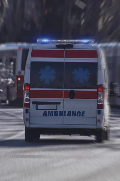 Paramedic 911 Ambulance Car Running Fast Big City — Stock Photo, Image