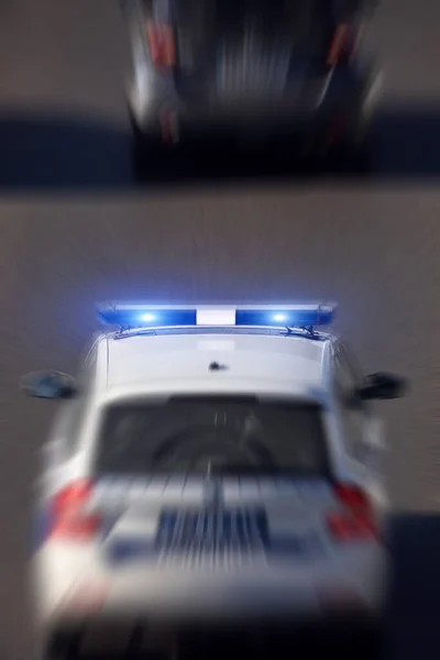 Поліцейський Автомобіль Синіми Вогнями Швидко Рухається Дорожньому Міському Середовищі — стокове фото