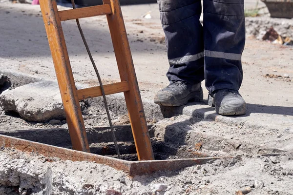 Pekerja Konstruksi Pada Rekonstruksi Jalan Umum — Stok Foto