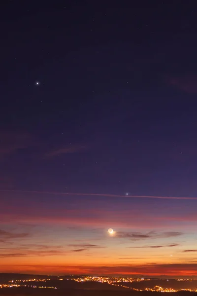 Sichel Junger Mond Und Planeten Bunten Himmel — Stockfoto