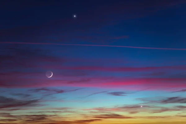 Crescent Mladý Měsíc Planety Barevné Obloze — Stock fotografie