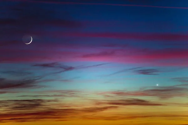 Lua Jovem Crescente Planetas Céu Colorido — Fotografia de Stock