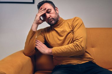 Kafa ağrısı, endişe, depresyon, evde üzüntü....