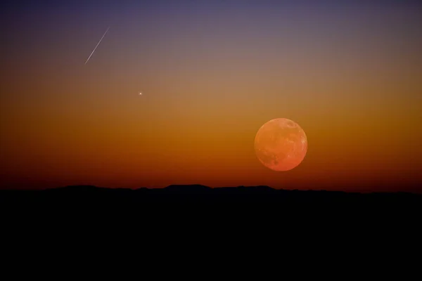 Pleine Lune Levant Dessus Horizon Lointain — Photo