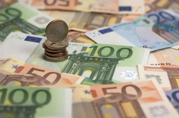 Banconote e monete in euro — Foto Stock