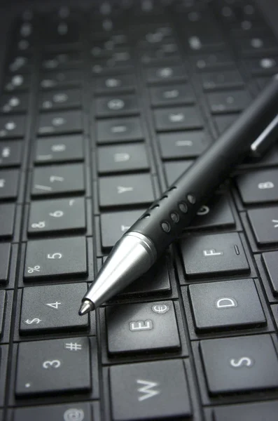 Computer keyboard. Idea. Notepad — Stock Photo, Image