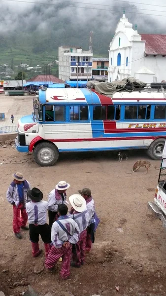 Autobús. Todos Santos Cuchumatan. Guatemala — Foto de Stock
