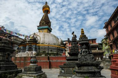 Katmandu, Nepal - Eylül 2021: Kathesimbhu stupa, 21 Eylül 2021 tarihinde Katmandu 'nun kalbinde, Thamel ve Durbar Meydanı arasında yer almaktadır..