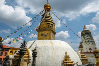 Swayambhunath Stupa, Katmandu, Nepal 'deki bir tepenin üzerindeki antik bir dini kompleks..