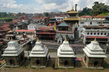 Katmandu, Nepal - Eylül 2021: Pashupatinath Tapınağı 29 Eylül 2021 tarihinde Katmandu, Nepal 'de bulunan Hindu tapınağıdır..