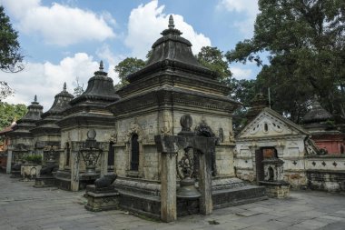 Lingam Tapınağı Katmandu, Nepal 'deki Bagmati Nehri' ndeki Pashupatinath Tapınağı 'nda..