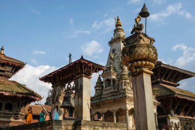Bhaktapur, Nepal - Ekim 2021: Bir grup kadın 8 Ekim 2021 