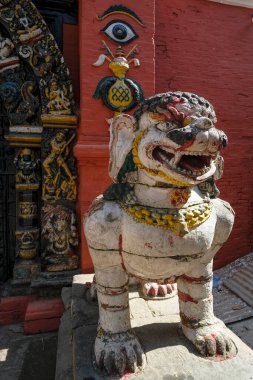 Katmandu, Nepal 'deki Durbar Meydanı' ndaki Taleju Tapınağı 'nın giriş kapısı..
