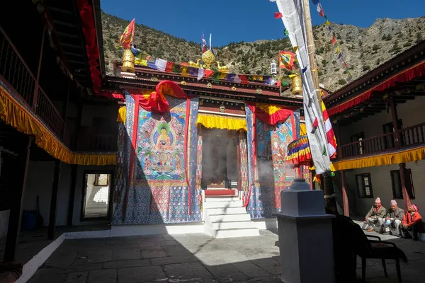 Marpha Nepal November 2021 Besucher Des Buddhistischen Marpha Klosters November — Stockfoto