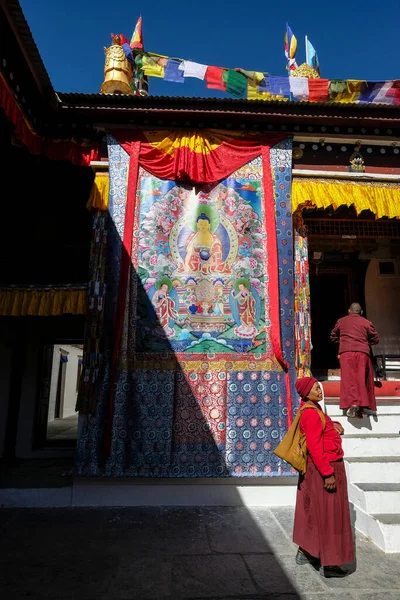 Marpha Nepal Noviembre 2021 Monjes Budistas Visitan Monasterio Budista Marpha —  Fotos de Stock