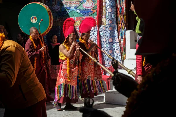 2021年11月 ネパール マルファ 2021年11月3日 ネパール マルファ県マスタング地区のマルファ仏教修道院にてラマダンス — ストック写真