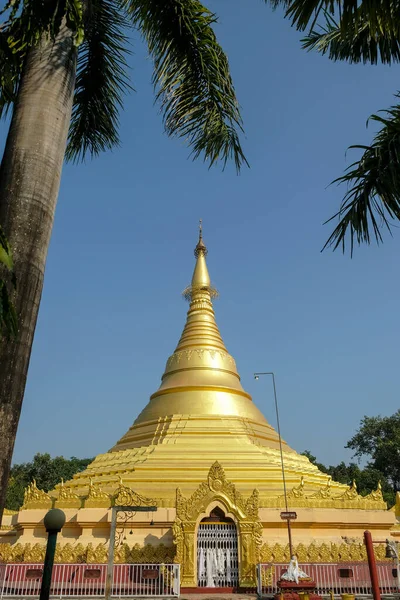 缅甸金庙在蓝比尼 尼泊尔 — 图库照片