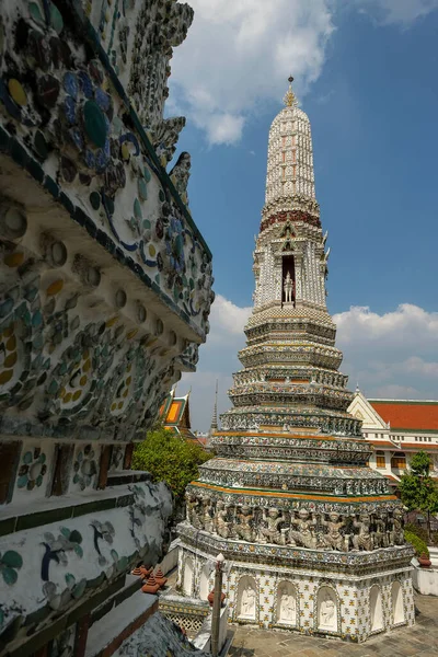 2022年1月16日 泰国曼谷 位于Chao Phraya河岸的王冠寺的细节 — 图库照片