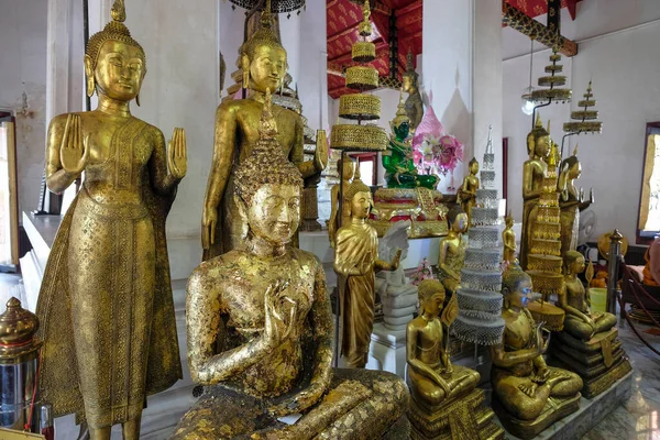 バンコク 2022年1月 2022年1月16日 バンコクのチャオプラヤ川河畔にあるワット アルン仏教寺院像の詳細 — ストック写真
