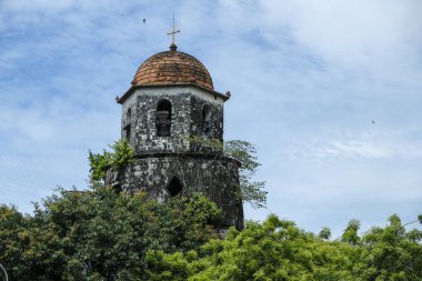Dumaguete, Filipinler - Haziran 2022: Dumaguete Belfry, Dumaguete Santa Catalina de Alejandria Kilisesi, 17 Haziran 2022, Negros Oriental, Filipinler.