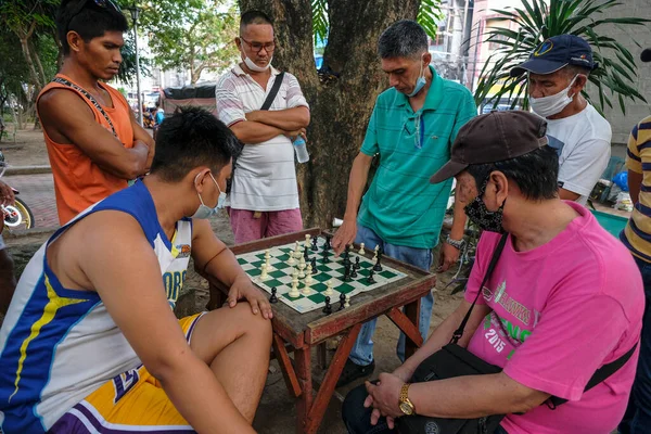 Bacolod Filipinas Junio 2022 Hombres Jugando Ajedrez Plaza Pública Bacolod — Foto de Stock