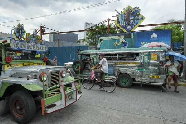 Manila Philippines March 2022 Jeepneys Waiting Customers Street Manila March — Stock Photo, Image