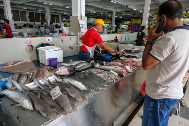 Kuantan, Malezya - Eylül 2022: 25 Eylül 2022 tarihinde Kuantan, Malezya 'da bir balık tezgahının ayrıntıları.