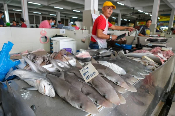 Kuantan Μαλαισία Σεπτέμβριος 2022 Λεπτομέρεια Από Πάγκο Ψαριών Στην Αγορά — Φωτογραφία Αρχείου