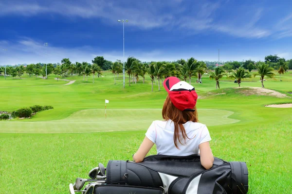 dişi golfçü golf sahası rahat ol