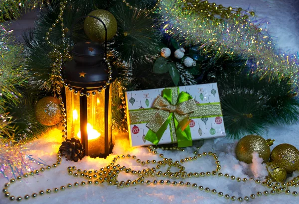 Decoração Natal Ramos Pinho Decorados Com Brinquedos Natal Uma Lanterna — Fotografia de Stock