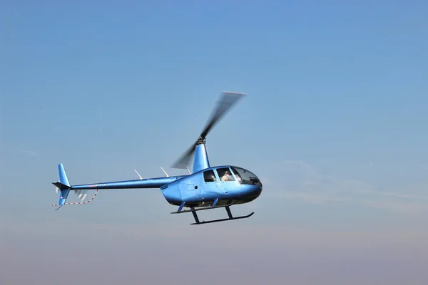 Gökyüzündeki helikopter