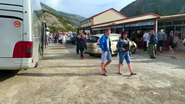 Montenegro Setembro 2021 Parada Ônibus Turísticos Com Muitos Turistas Entre — Vídeo de Stock