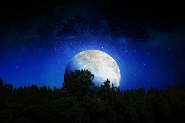 Silueta Luna Espacio Azul Increíble Exhibición Color Azul Cielo Cielo —  Fotos de Stock