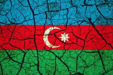 Azerbaycan bayrağında kuru toprak deseni var. Kuraklık konsepti olan bir ülke. Su problemi. Kuru çatlamış toprak ülkesi.