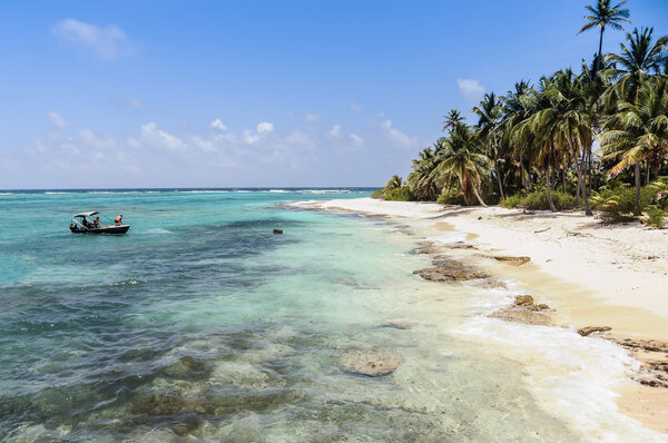 Arriving to a perfect untouched wild caribbean beach at San andr