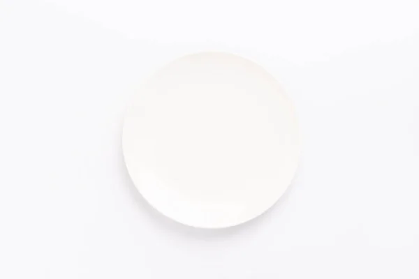Placa Redonda Cerâmica Vazia Isolada Fundo Branco — Fotografia de Stock