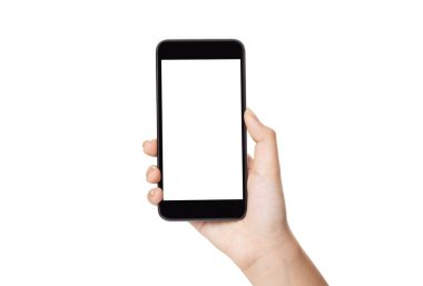 Elinde cep telefonu olan, beyaz arkaplanda boş ekranlı, kırpma yolu olan genç bir kadın.