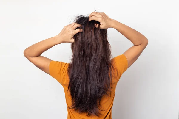 Vrouwen Jeuken Hoofdhuid Jeukende Zijn Haar Massage Haar Haar Een — Stockfoto